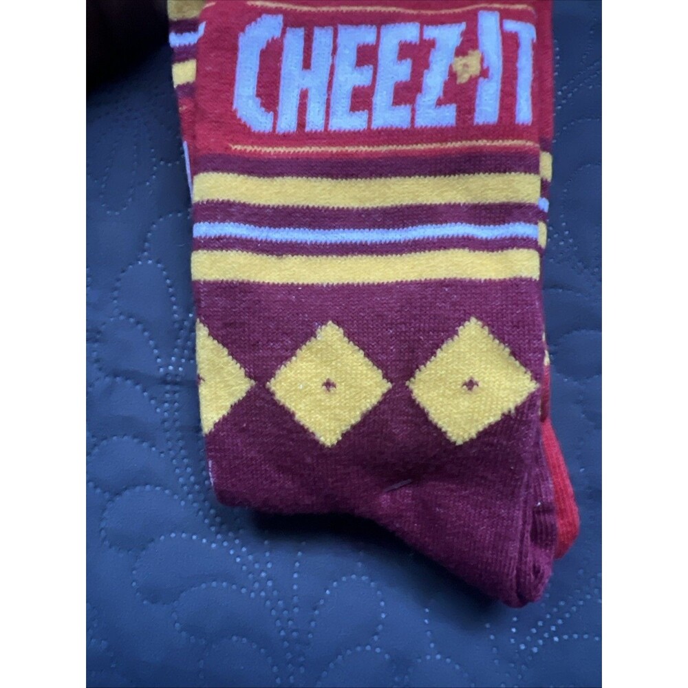 Cheez It Socks 2 pair Crew Unisex Funny Novelty NEW SZ 8-12M/9-13W Gifting Fans - Picture 6 of 6